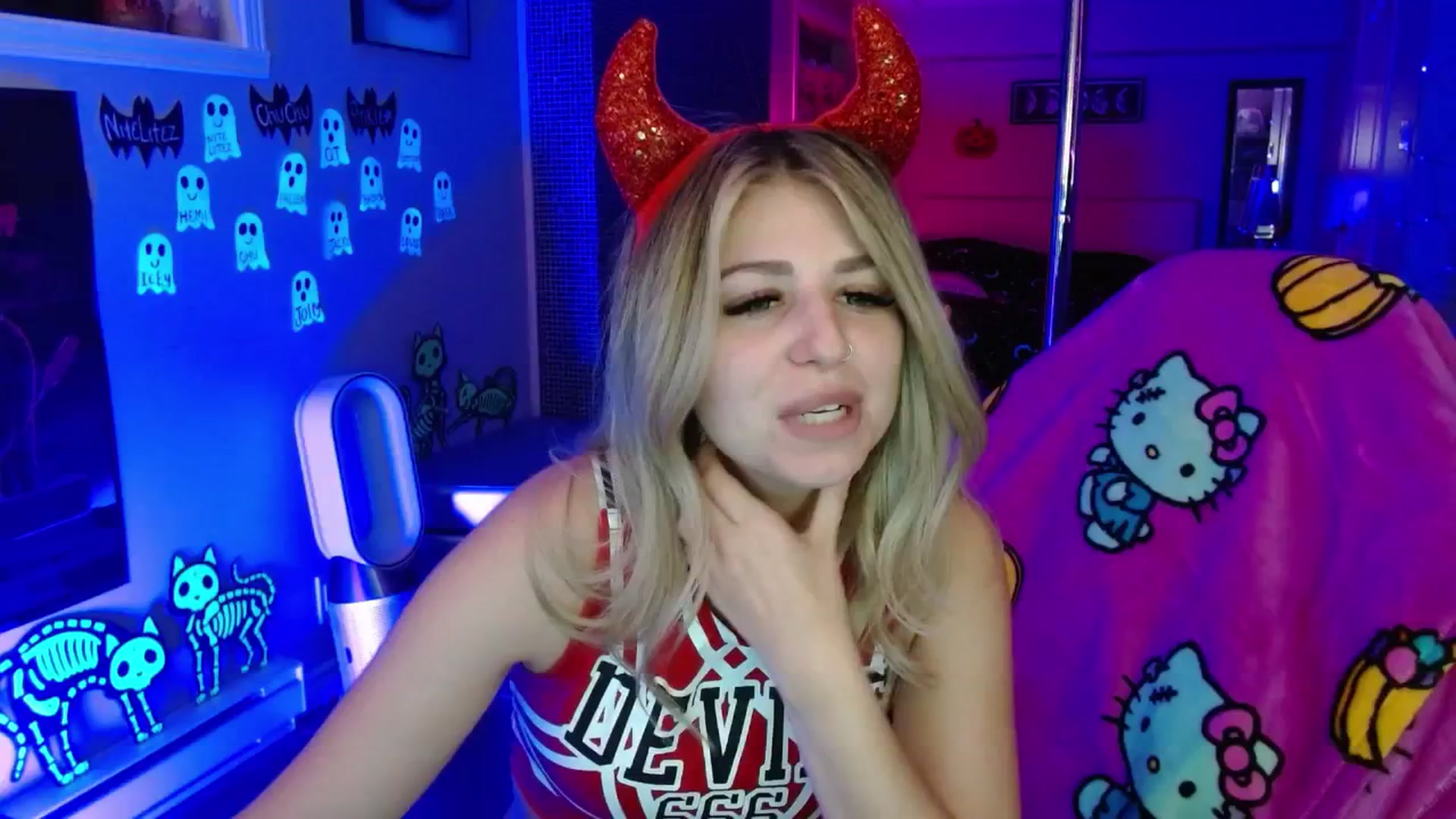 Gallery image thumbnail from Serafina's myfreecams stream on, 10/06/2025, 05:58 image 15 of 20
