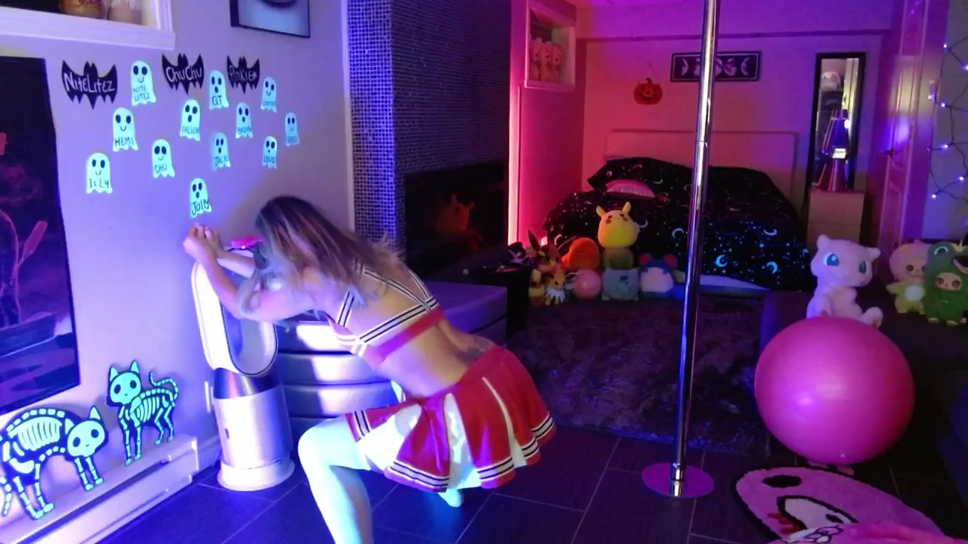 Gallery image thumbnail from Serafina's myfreecams stream on, 10/06/2025, 05:58 image 11 of 20