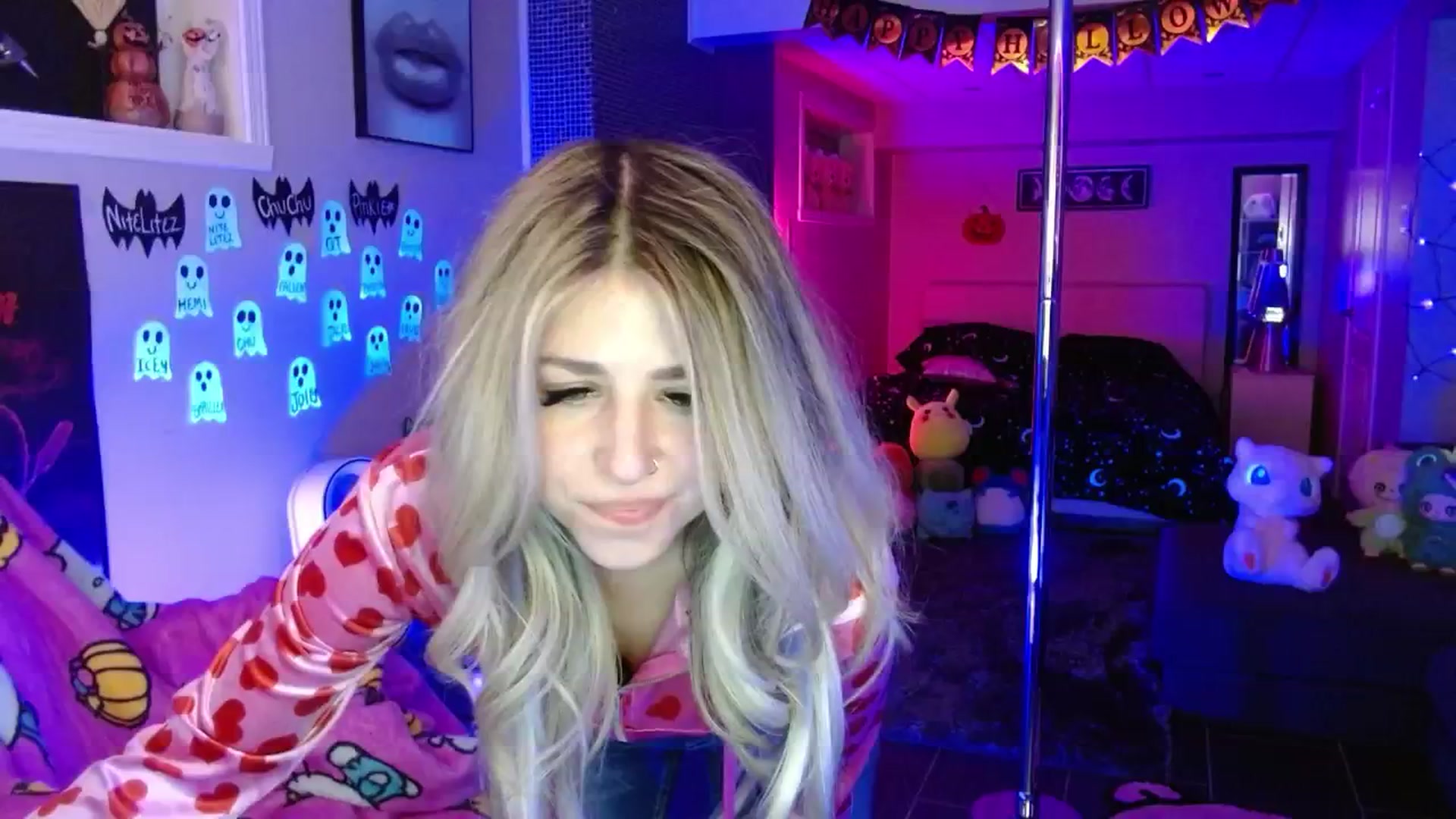Gallery image thumbnail from Serafina's myfreecams stream on, 10/08/2025, 04:47 image 17 of 20