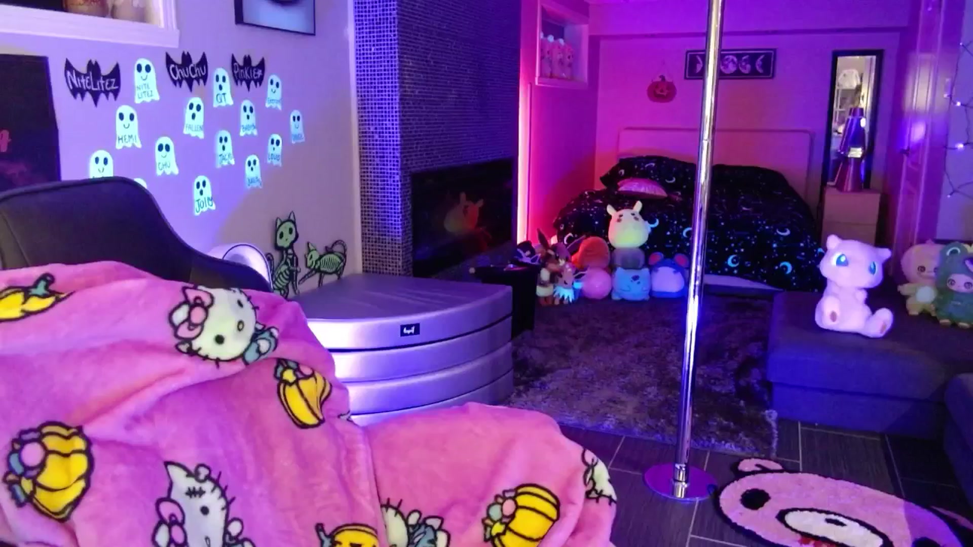 Gallery image thumbnail from Serafina's myfreecams stream on, 10/08/2025, 04:47 image 10 of 20