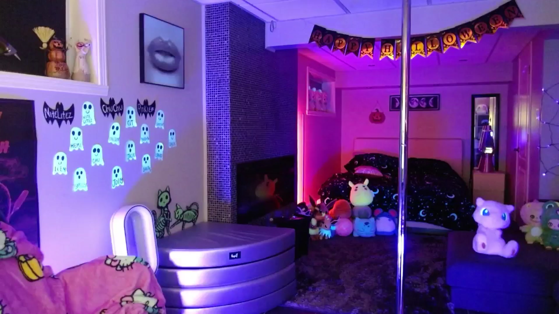 Gallery image thumbnail from Serafina's myfreecams stream on, 10/08/2025, 04:47 image 14 of 20
