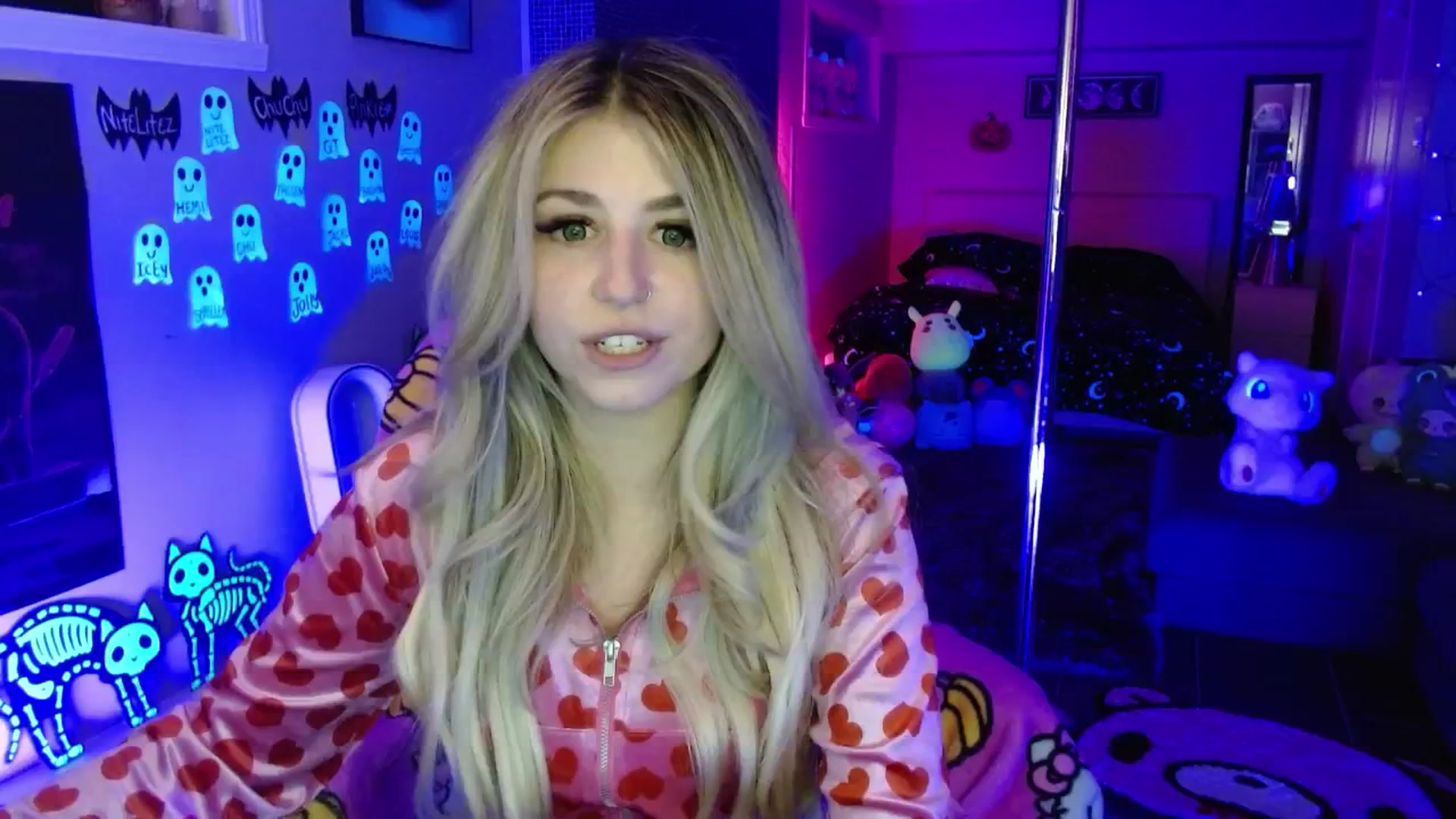 Gallery image thumbnail from Serafina's myfreecams stream on, 10/08/2025, 04:47 image 3 of 20