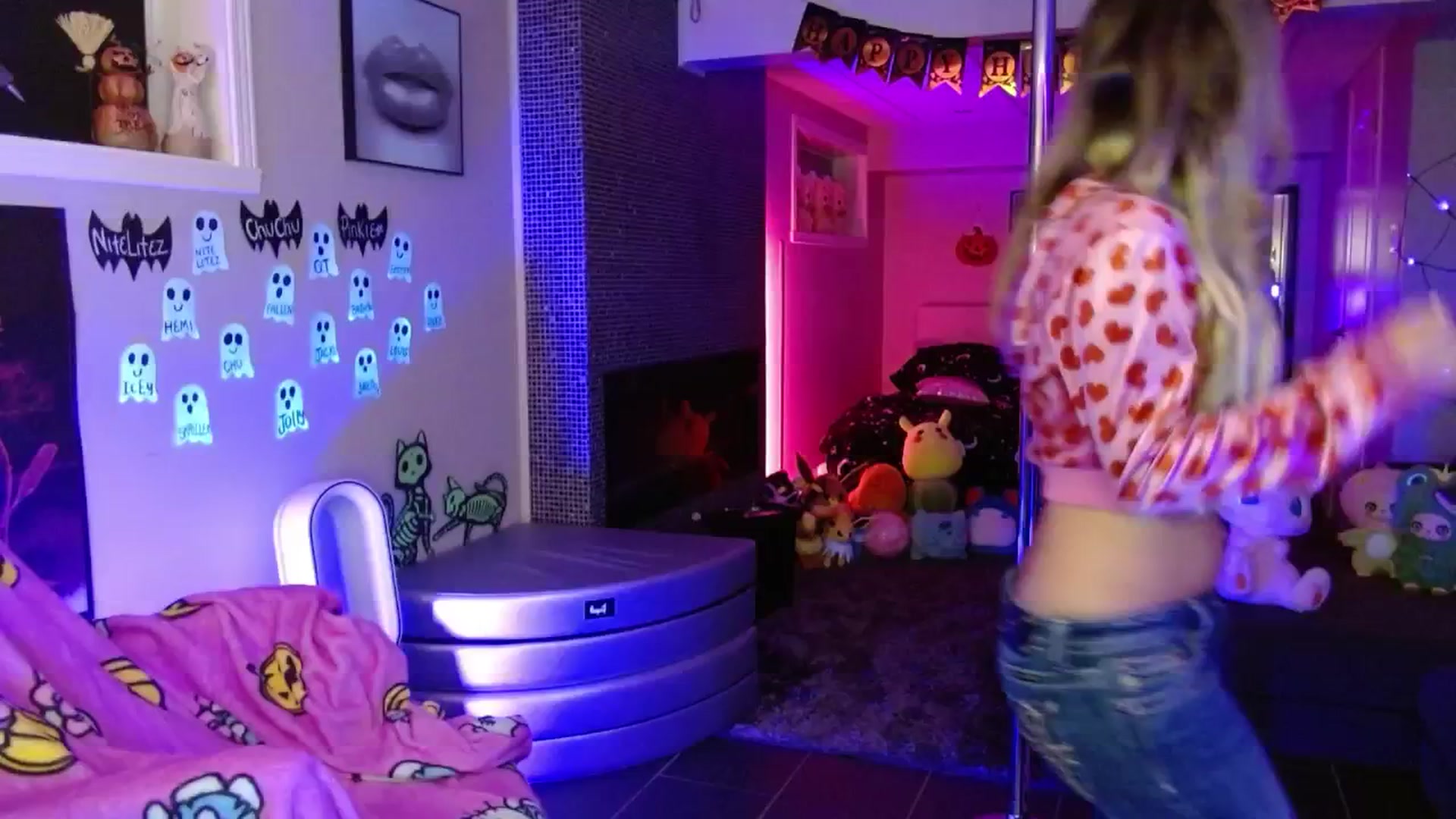 Gallery image thumbnail from Serafina's myfreecams stream on, 10/08/2025, 04:47 image 20 of 20