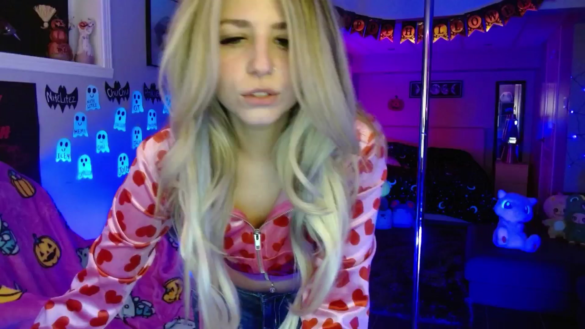 Gallery image thumbnail from Serafina's myfreecams stream on, 10/08/2025, 04:47 image 1 of 20
