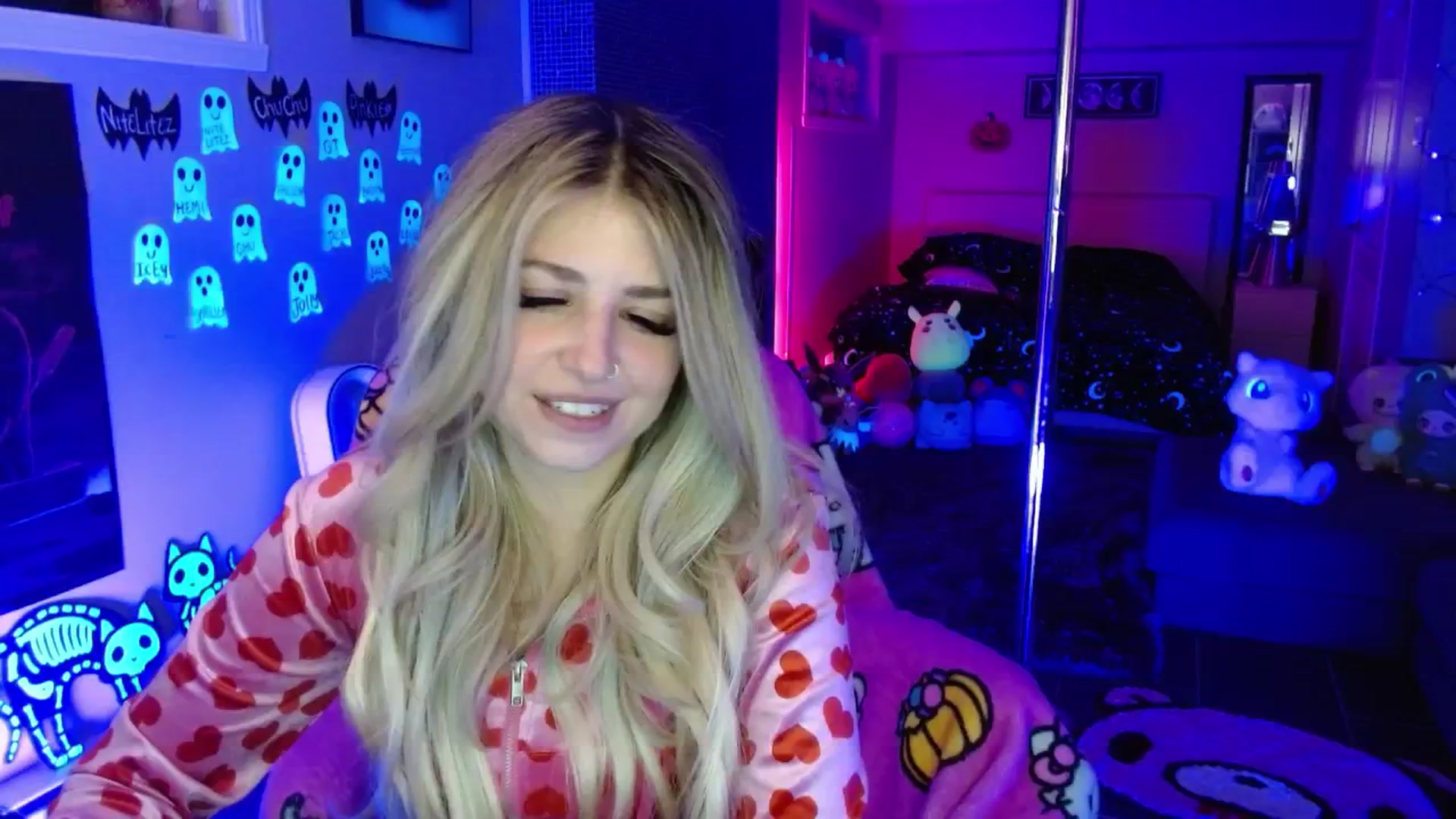 Gallery image thumbnail from Serafina's myfreecams stream on, 10/08/2025, 04:47 image 5 of 20