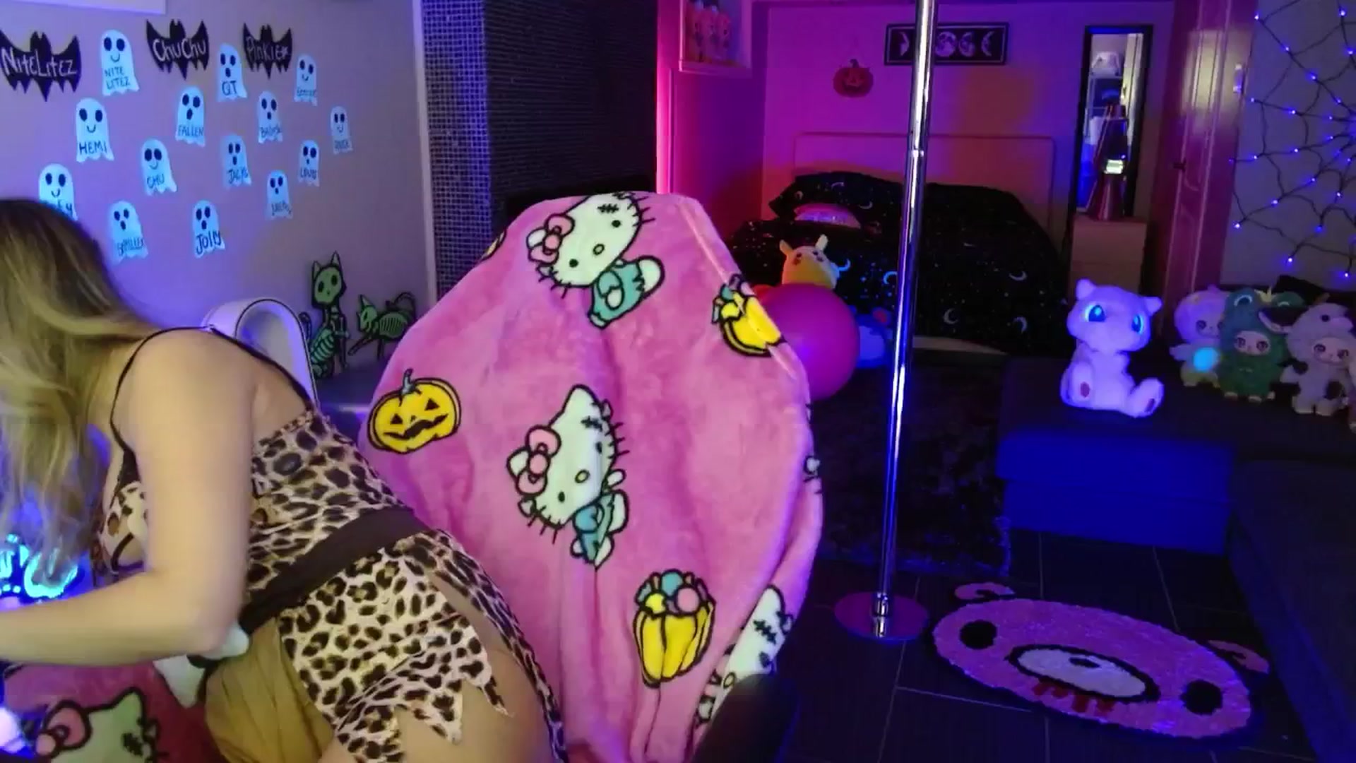 Gallery image thumbnail from Serafina's myfreecams stream on, 10/09/2025, 03:50 image 10 of 20