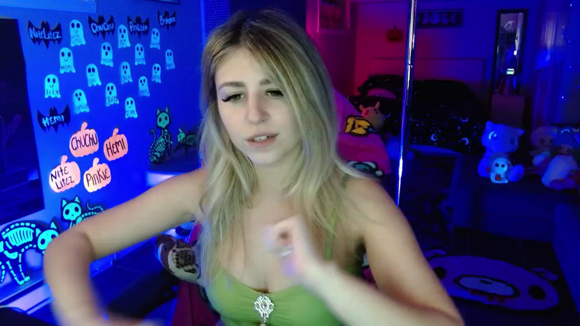 Gallery image thumbnail from Serafina's myfreecams stream on, 10/11/2025, 04:41 image 7 of 20