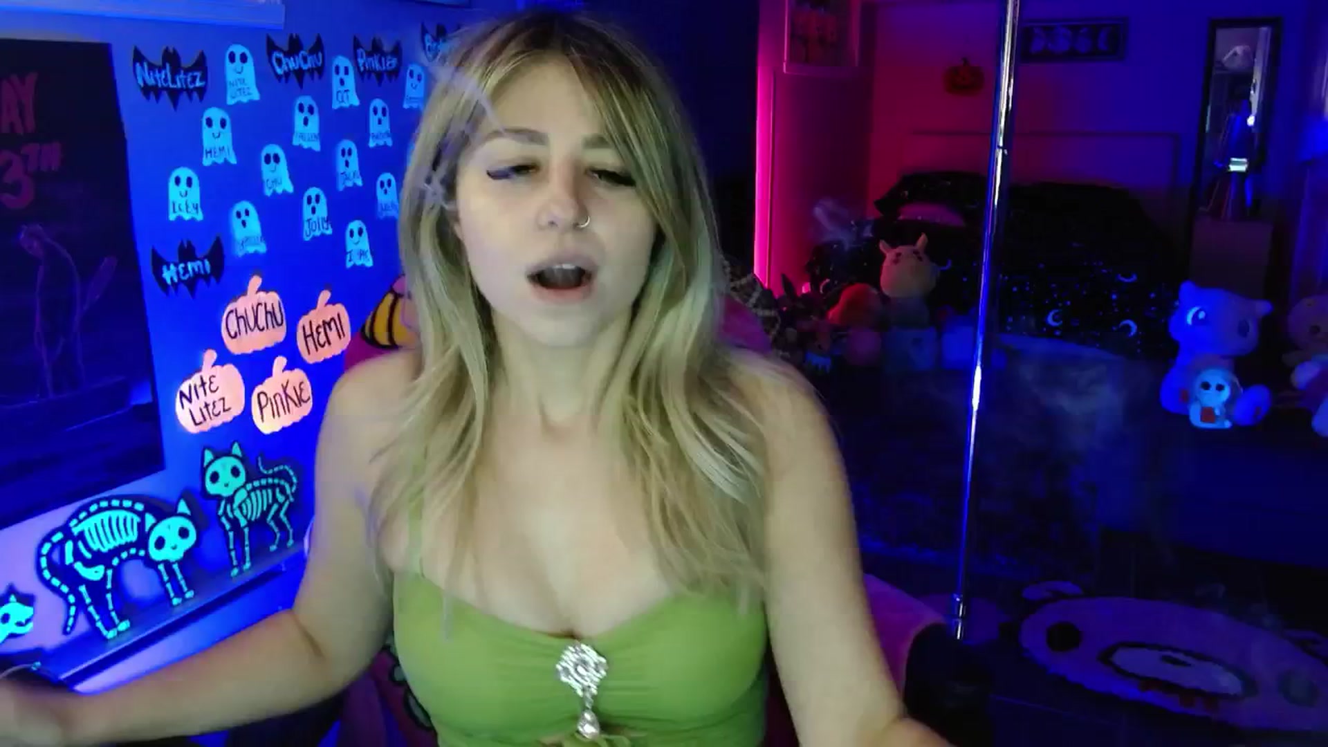Gallery image thumbnail from Serafina's myfreecams stream on, 10/11/2025, 04:41 image 12 of 20