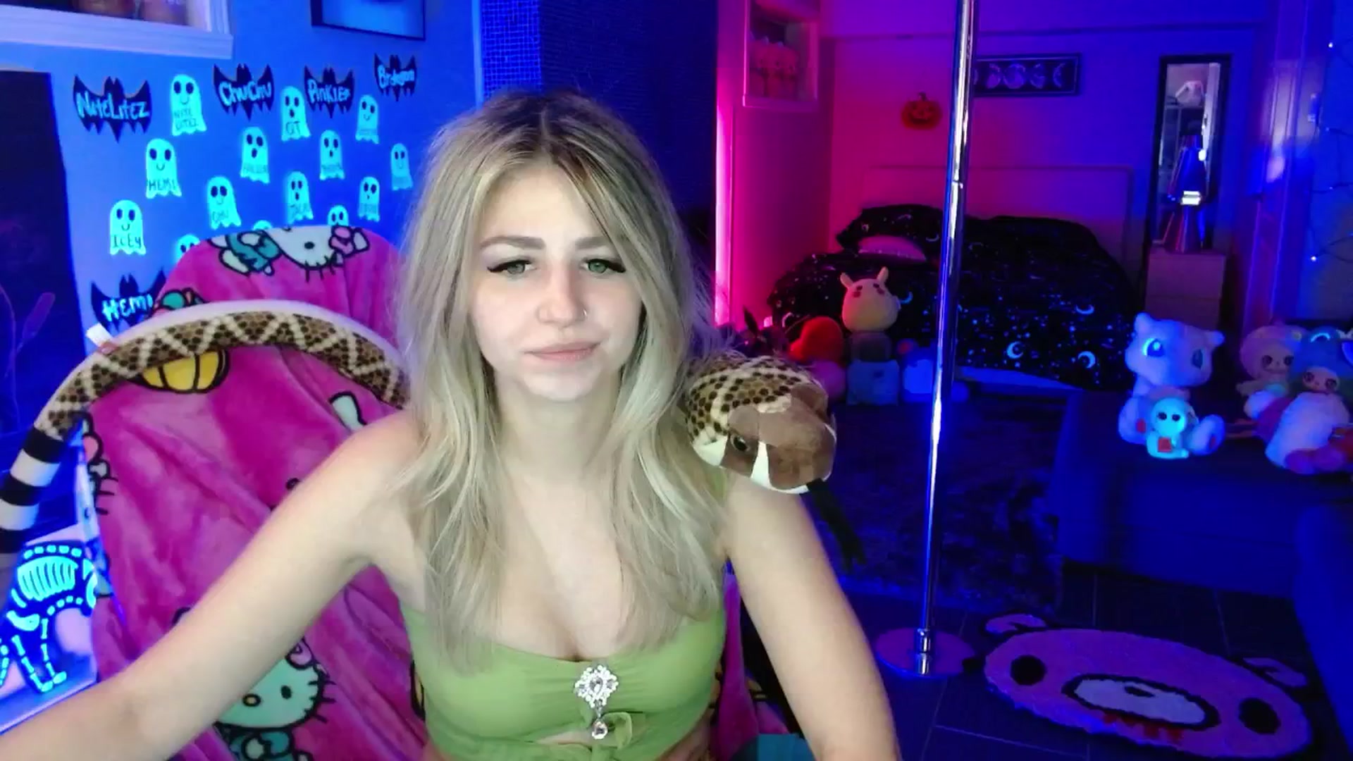 Gallery image thumbnail from Serafina's myfreecams stream on, 10/11/2025, 04:41 image 1 of 20