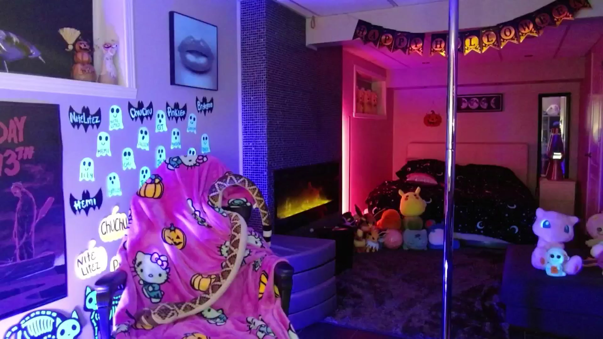 Gallery image thumbnail from Serafina's myfreecams stream on, 10/11/2025, 04:41 image 16 of 20