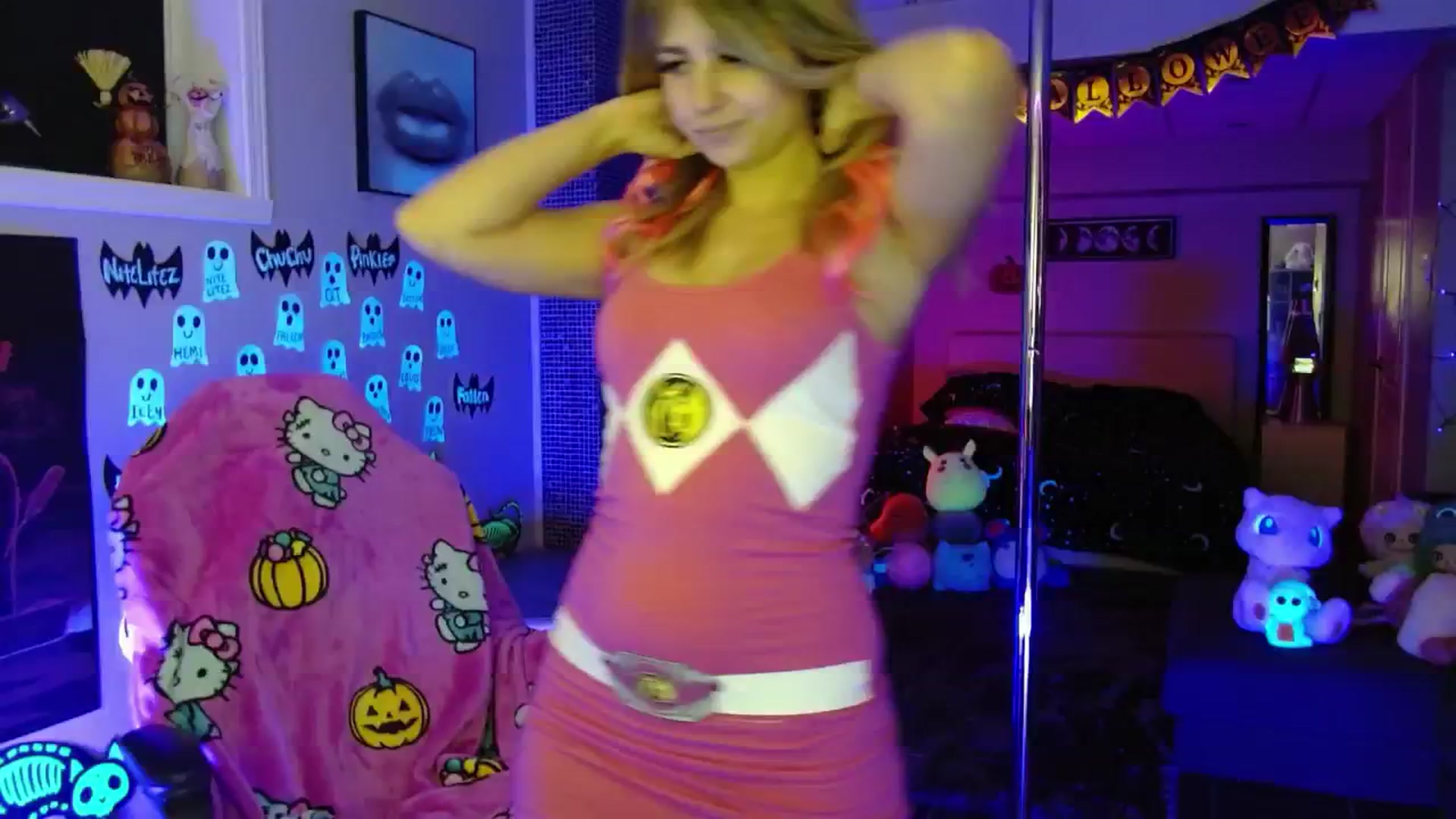 Gallery image thumbnail from Serafina's myfreecams stream on, 10/12/2025, 04:31 image 17 of 20