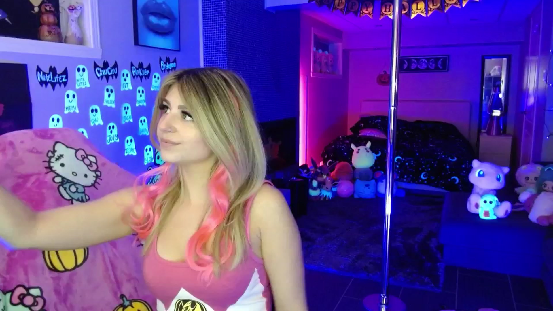 Gallery image thumbnail from Serafina's myfreecams stream on, 10/12/2025, 04:31 image 5 of 20