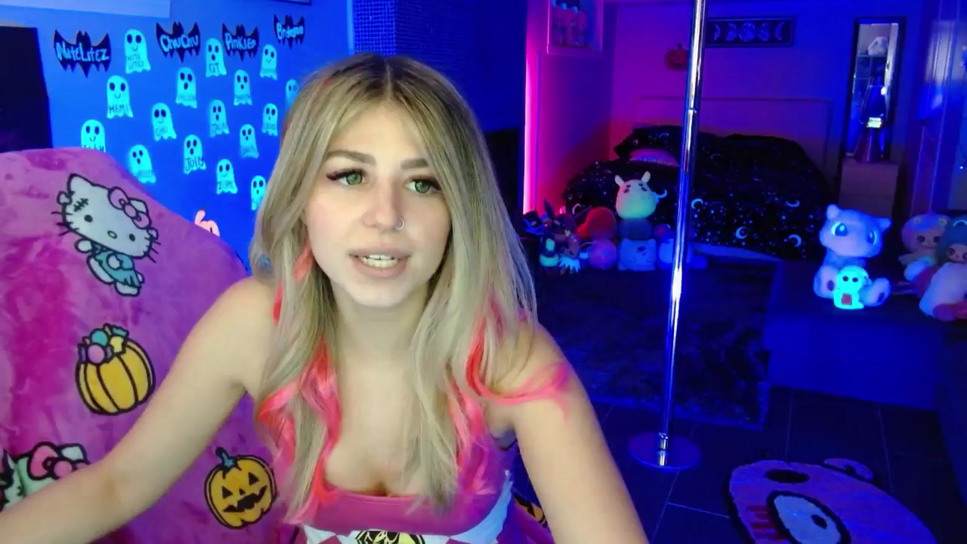 Gallery image thumbnail from Serafina's myfreecams stream on, 10/12/2025, 04:31 image 11 of 20