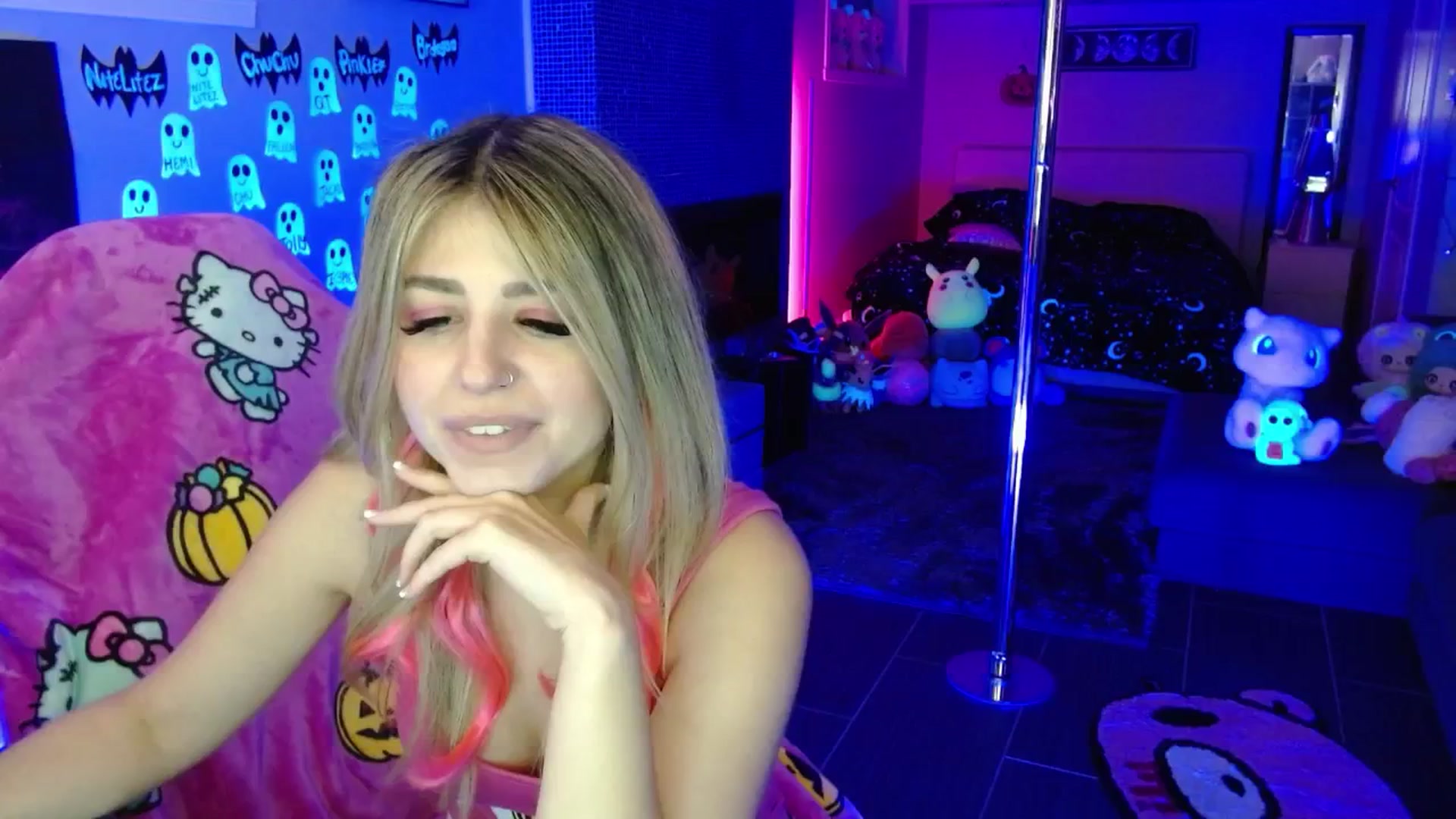 Gallery image thumbnail from Serafina's myfreecams stream on, 10/12/2025, 04:31 image 14 of 20