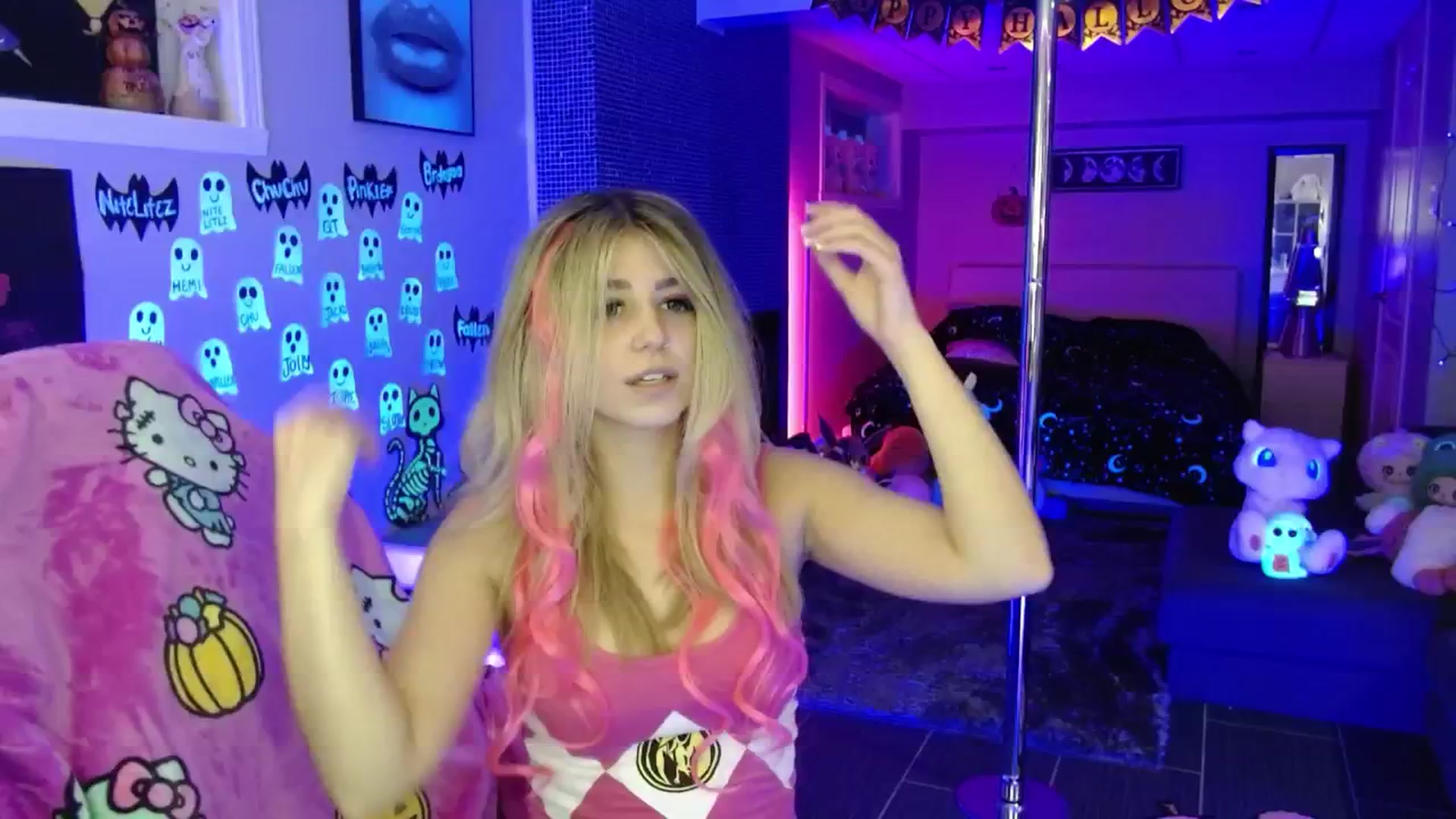 Gallery image thumbnail from Serafina's myfreecams stream on, 10/12/2025, 04:31 image 3 of 20