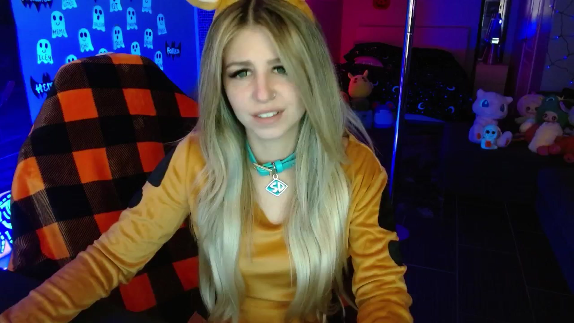 Gallery image thumbnail from Serafina's myfreecams stream on, 10/13/2025, 05:10 image 4 of 20