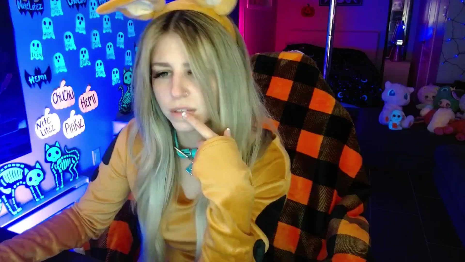 Gallery image thumbnail from Serafina's myfreecams stream on, 10/13/2025, 05:10 image 7 of 20