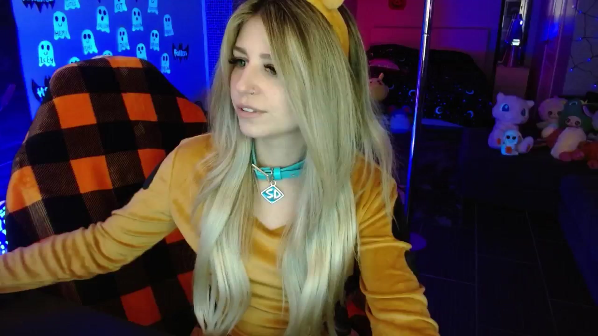 Gallery image thumbnail from Serafina's myfreecams stream on, 10/13/2025, 05:10 image 3 of 20