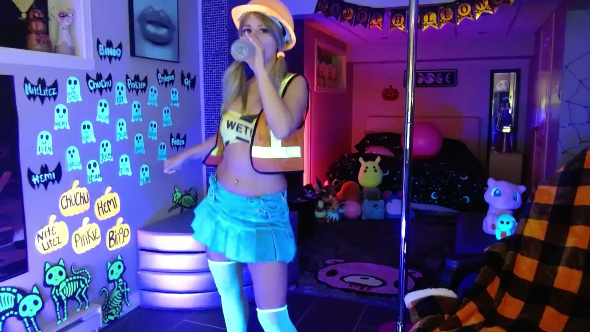 Gallery image thumbnail from Serafina's myfreecams stream on, 10/18/2025, 04:11 image 3 of 20