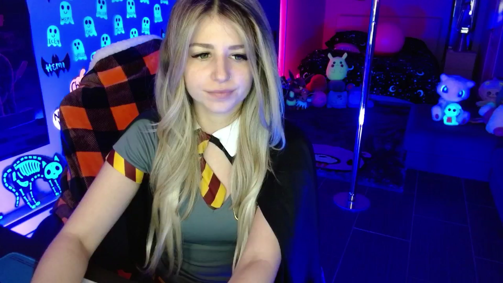 Gallery image thumbnail from Serafina's myfreecams stream on, 10/19/2025, 03:54 image 20 of 20