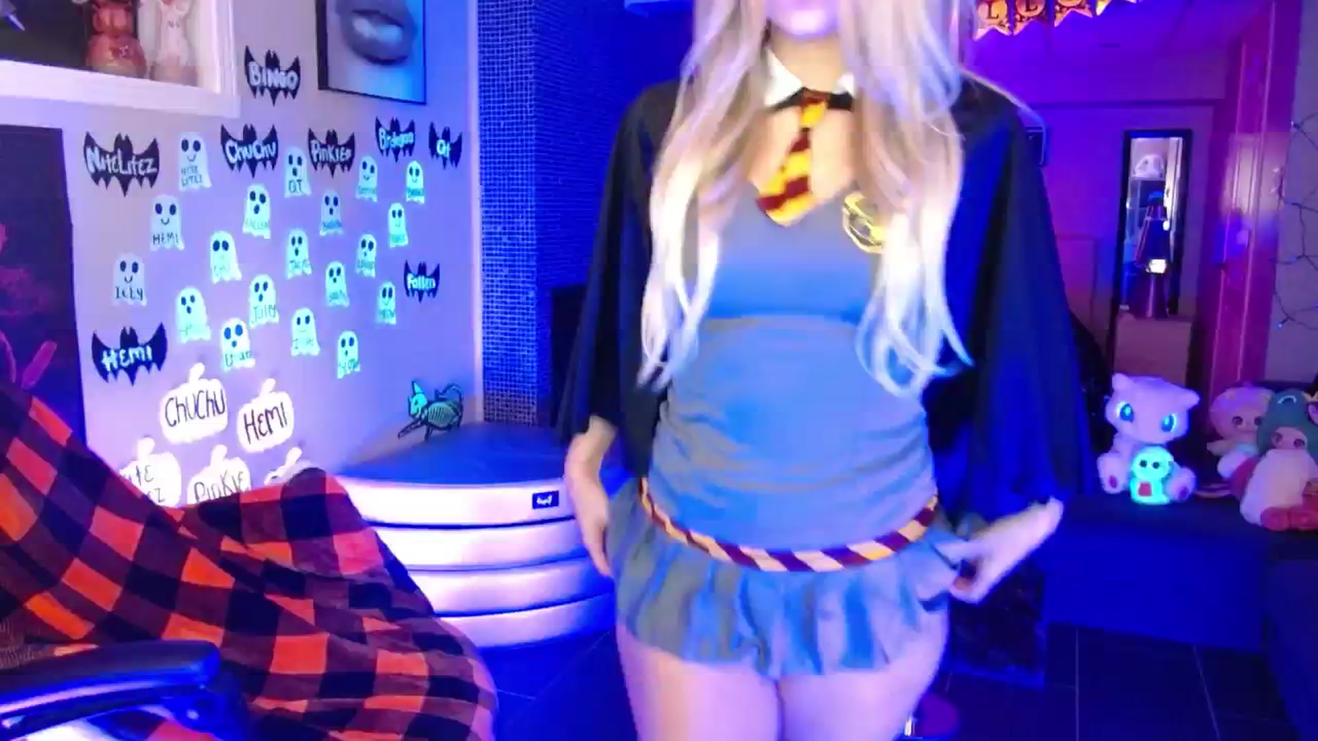 Gallery image thumbnail from Serafina's myfreecams stream on, 10/19/2025, 03:54 image 2 of 20