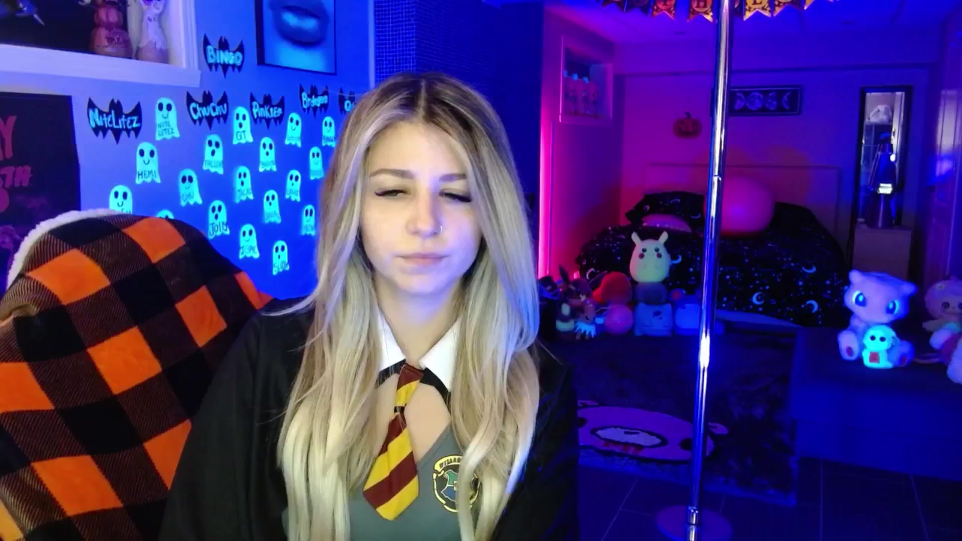Gallery image thumbnail from Serafina's myfreecams stream on, 10/19/2025, 03:54 image 1 of 20