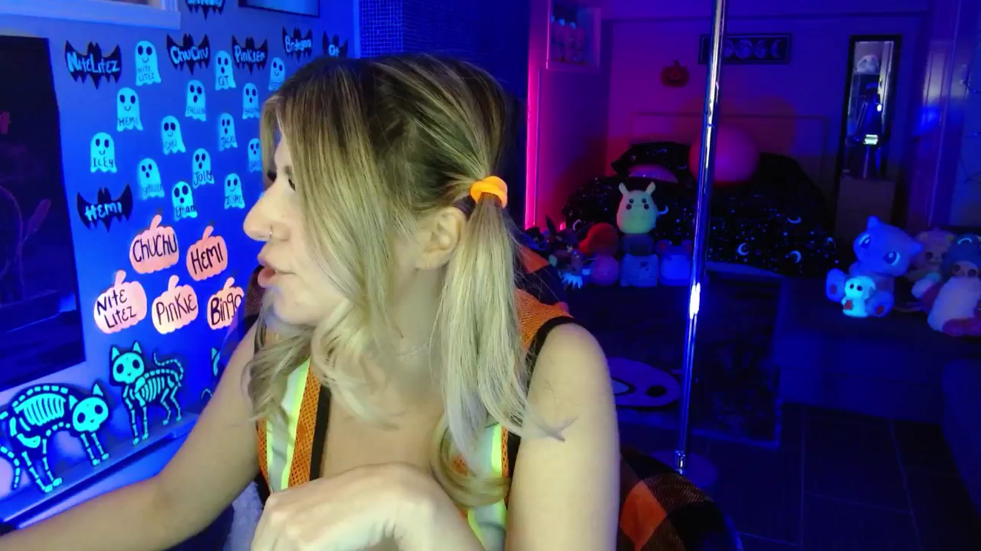 Gallery image thumbnail from Serafina's myfreecams stream on, 10/24/2025, 04:04 image 5 of 20