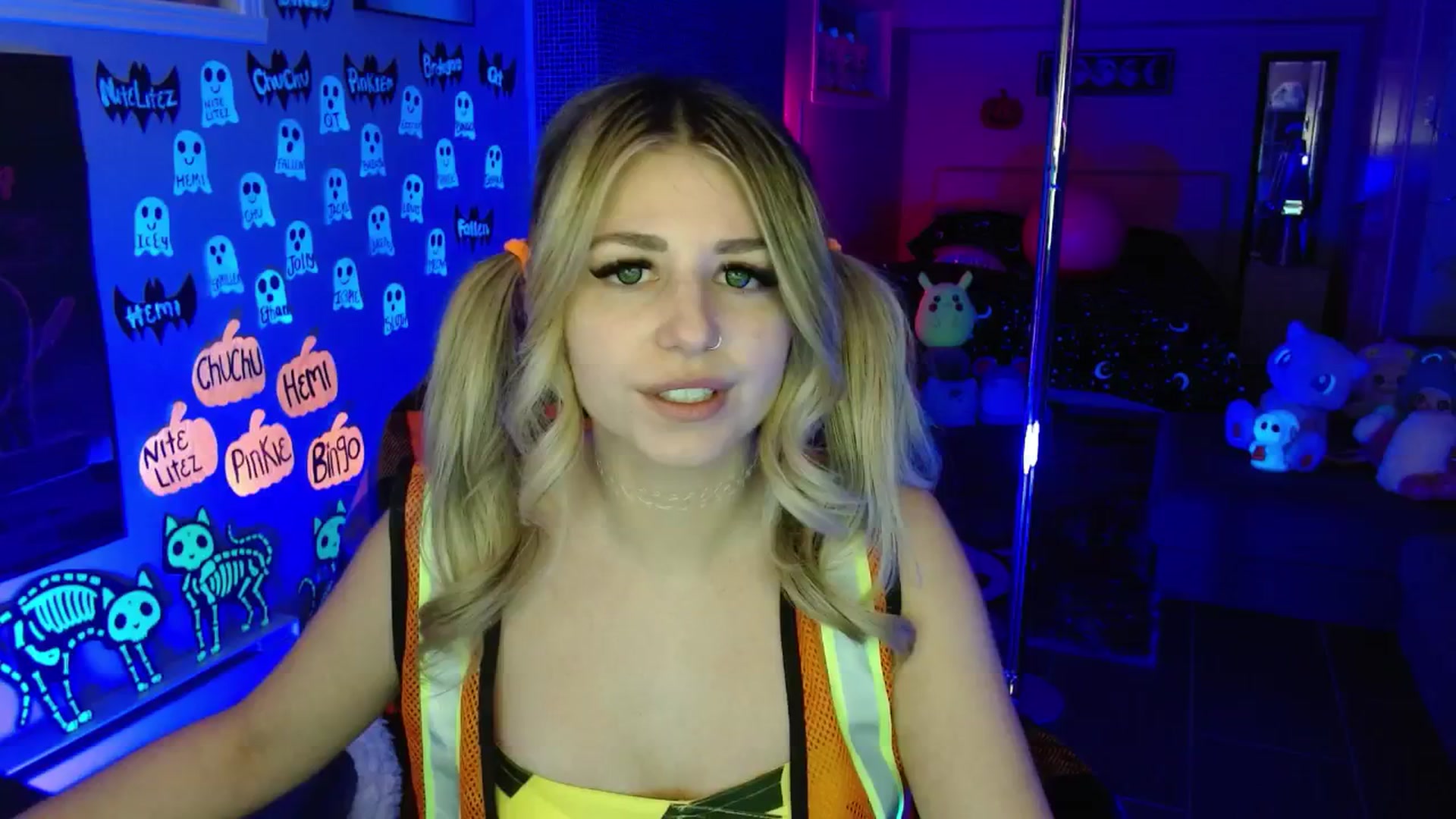 Gallery image thumbnail from Serafina's myfreecams stream on, 10/24/2025, 04:04 image 6 of 20