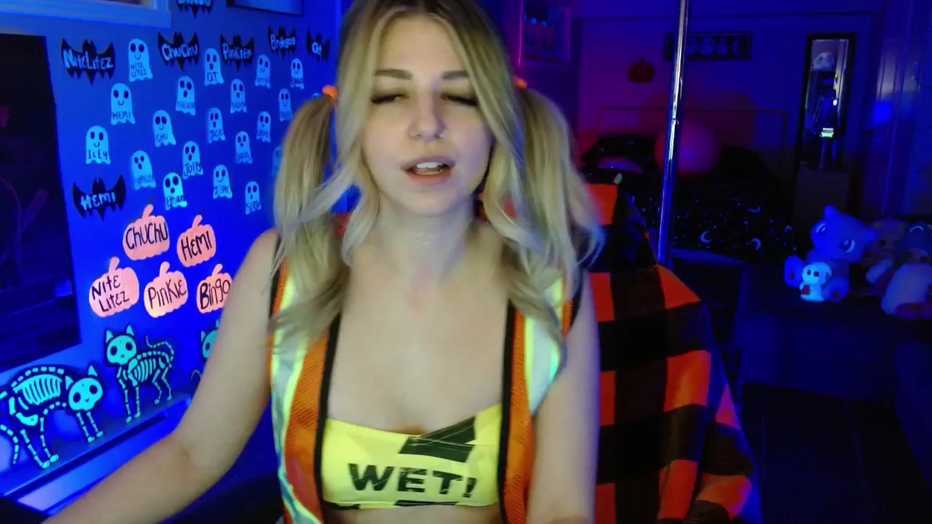 Gallery image thumbnail from Serafina's myfreecams stream on, 10/24/2025, 04:04 image 14 of 20