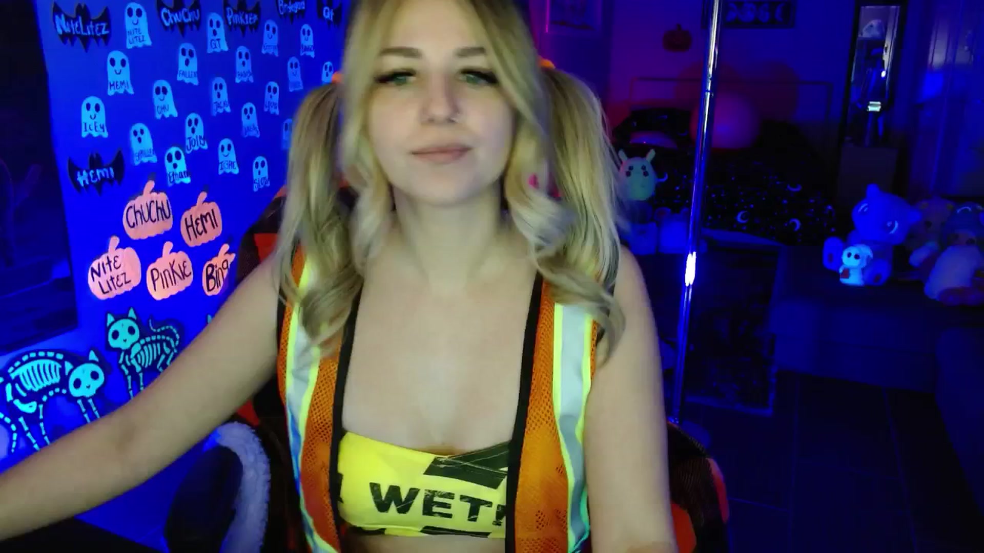 Gallery image thumbnail from Serafina's myfreecams stream on, 10/24/2025, 04:04 image 1 of 20