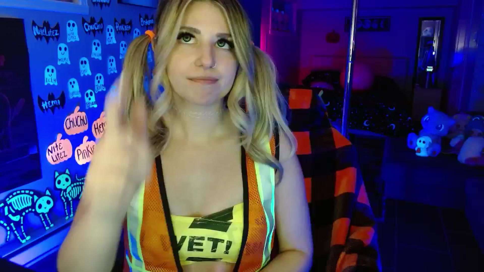 Gallery image thumbnail from Serafina's myfreecams stream on, 10/24/2025, 04:04 image 10 of 20