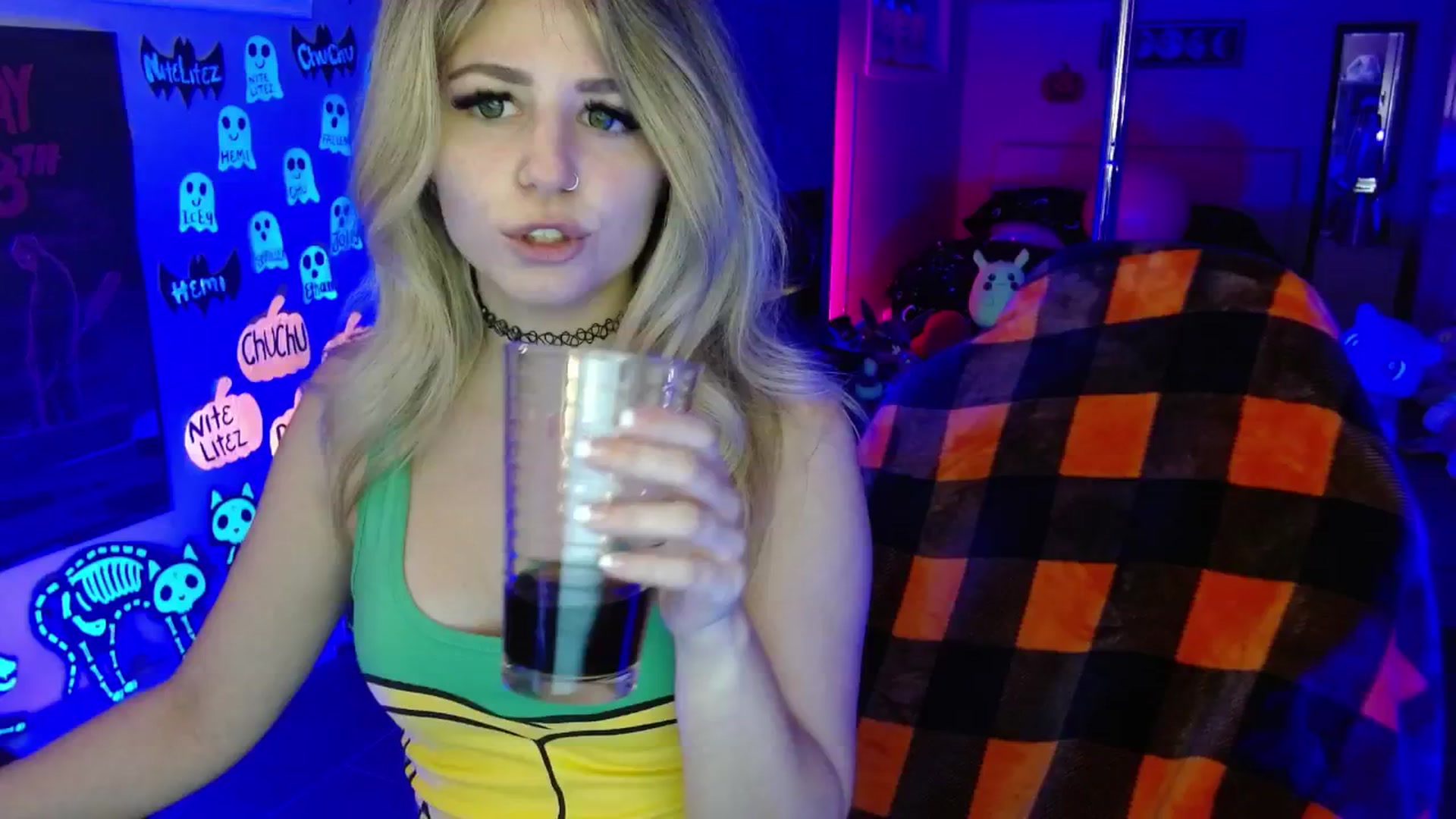 Gallery image thumbnail from Serafina's myfreecams stream on, 10/26/2025, 04:25 image 10 of 20