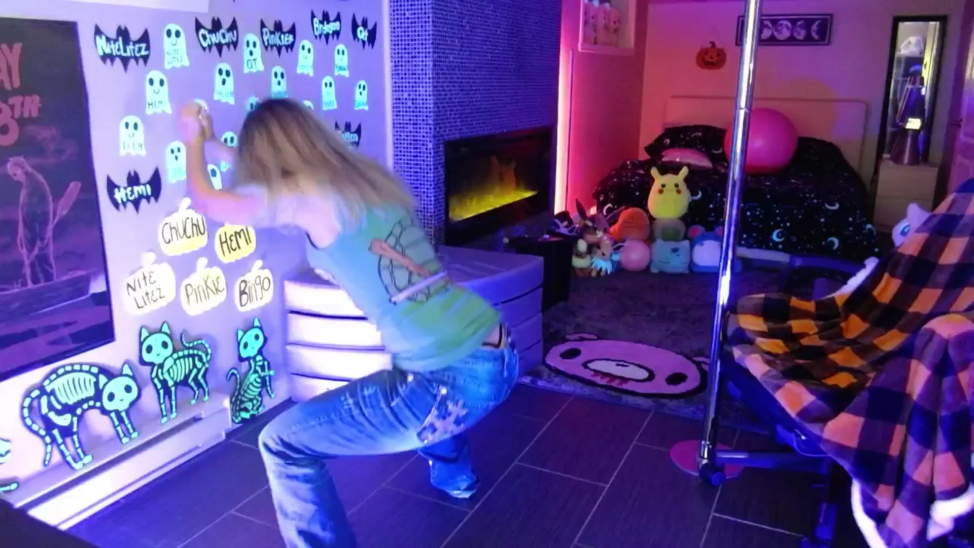 Gallery image thumbnail from Serafina's myfreecams stream on, 10/26/2025, 04:25 image 13 of 20