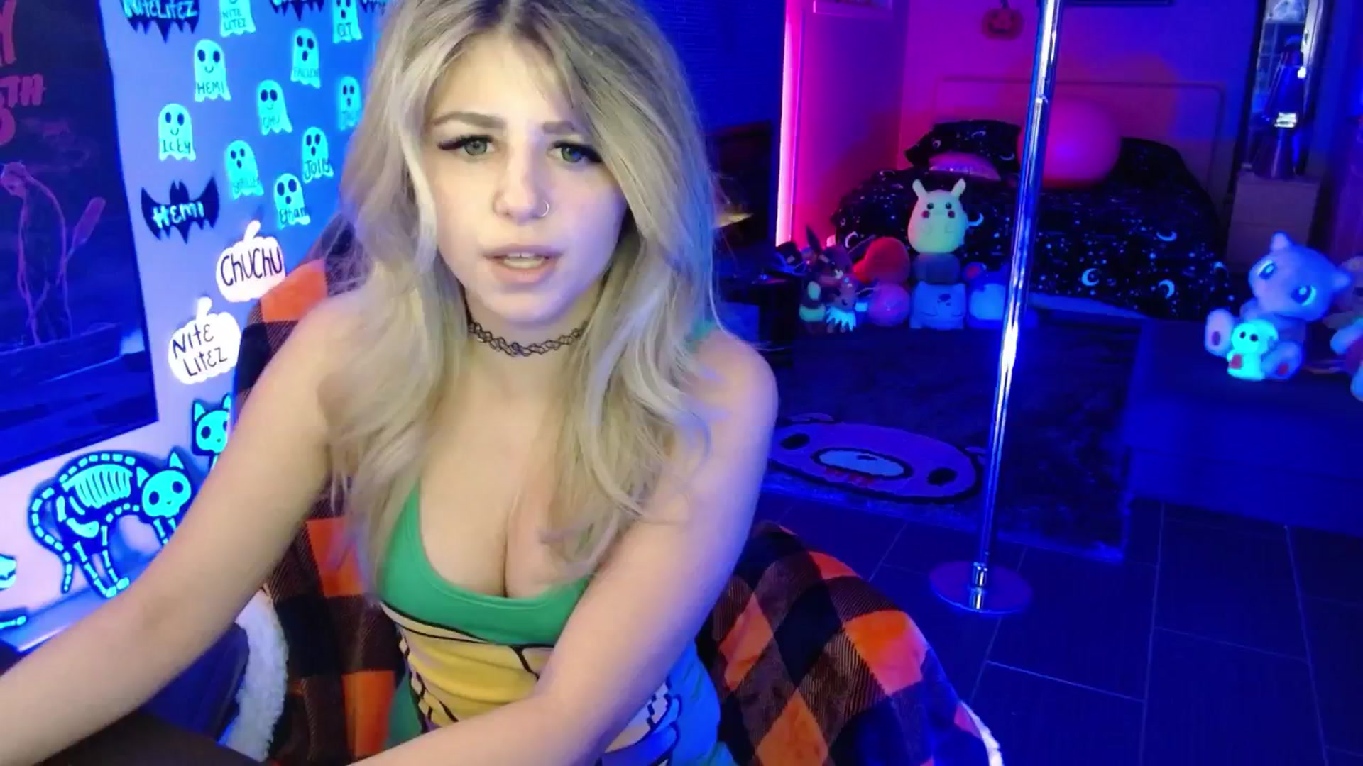 Gallery image thumbnail from Serafina's myfreecams stream on, 10/26/2025, 04:25 image 3 of 20