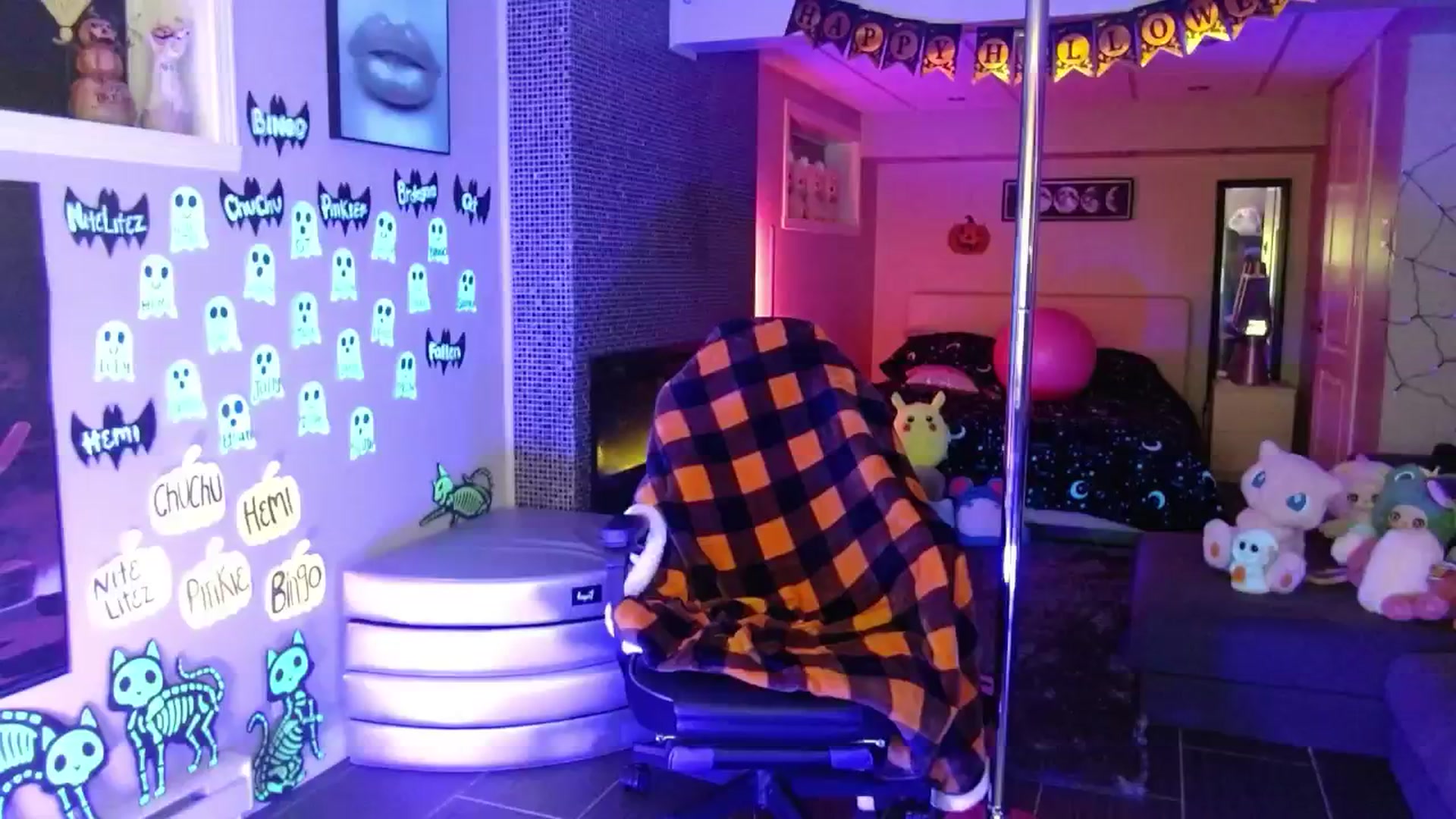Gallery image thumbnail from Serafina's myfreecams stream on, 10/26/2025, 04:25 image 19 of 20