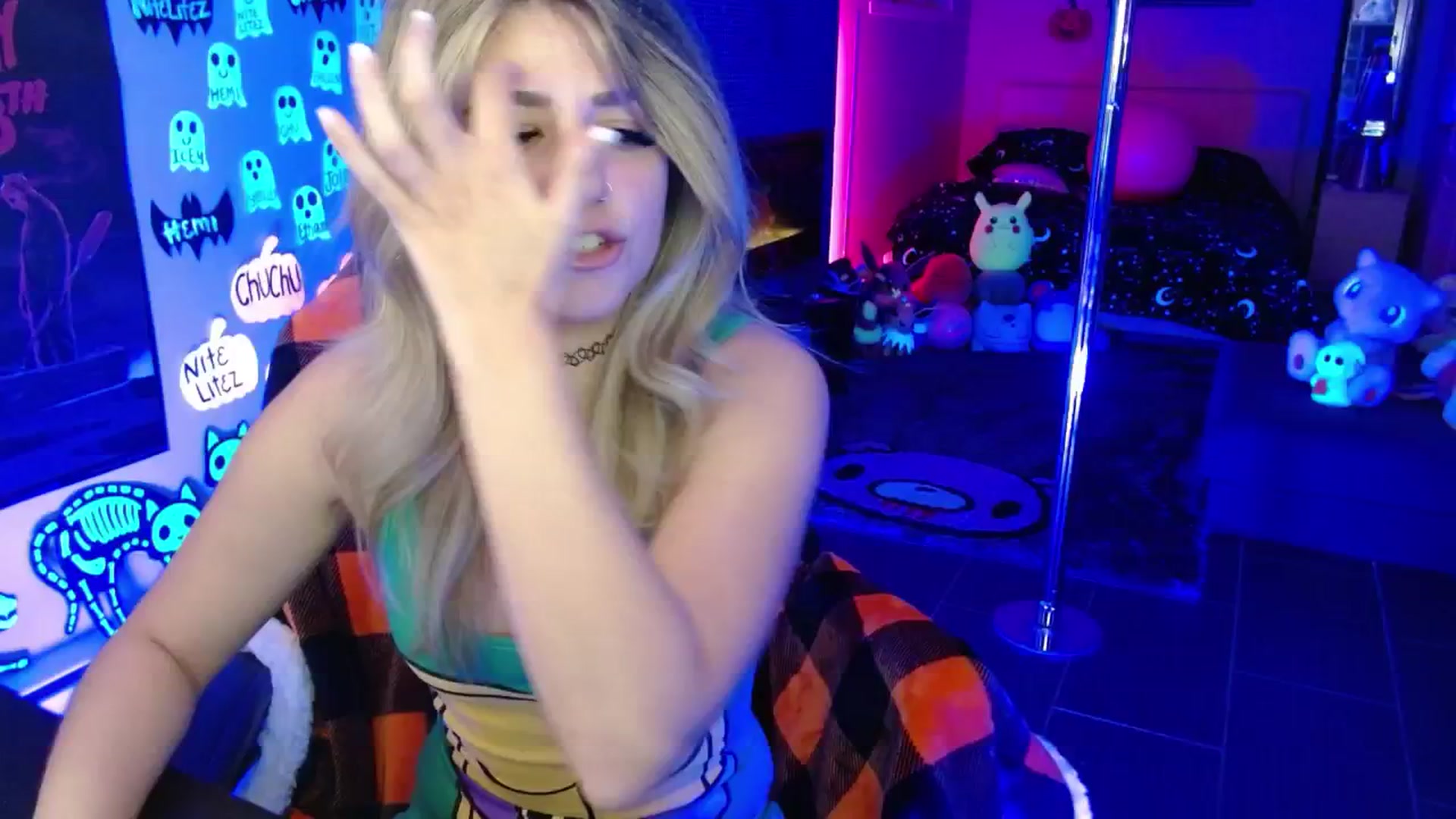 Gallery image thumbnail from Serafina's myfreecams stream on, 10/26/2025, 04:25 image 4 of 20