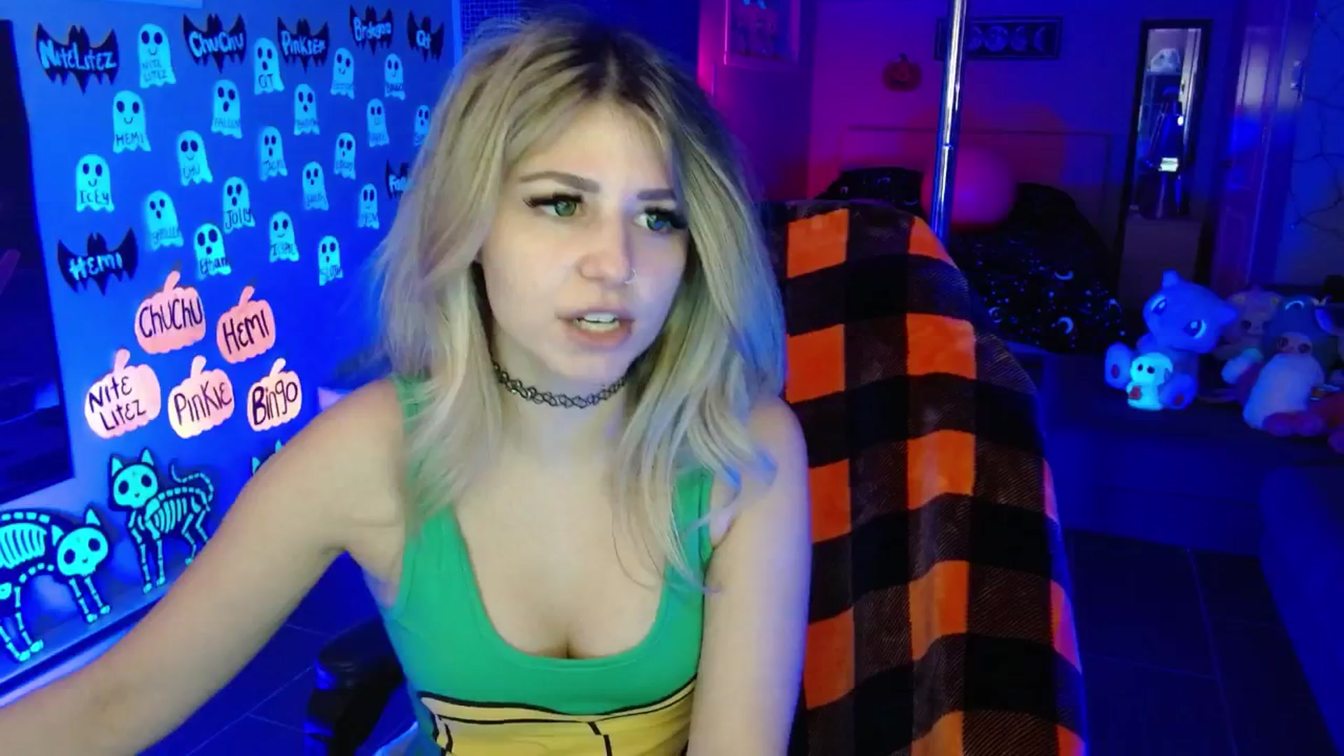 Gallery image thumbnail from Serafina's myfreecams stream on, 10/26/2025, 04:25 image 18 of 20