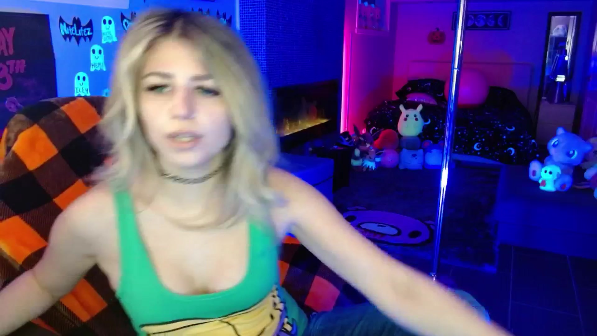 Gallery image thumbnail from Serafina's myfreecams stream on, 10/26/2025, 04:25 image 14 of 20