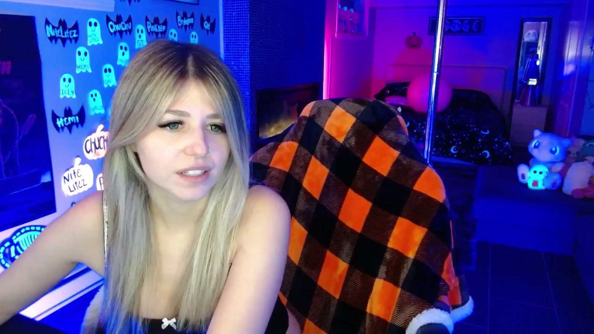 Gallery image thumbnail from Serafina's myfreecams stream on, 11/02/2025, 03:54 image 11 of 20