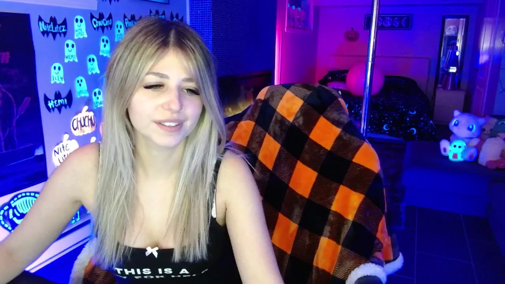 Gallery image thumbnail from Serafina's myfreecams stream on, 11/02/2025, 03:54 image 12 of 20