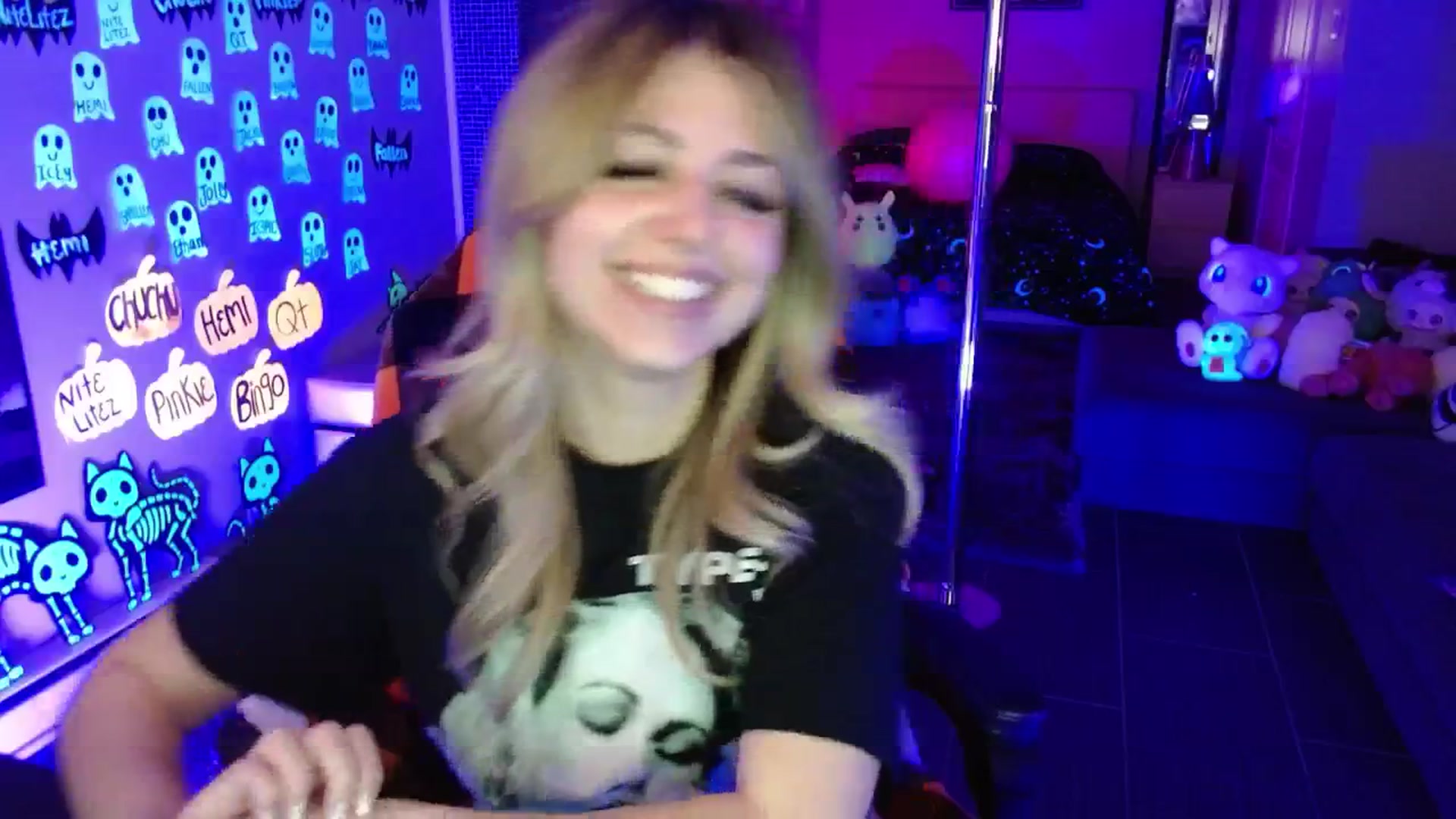Gallery image thumbnail from Serafina's myfreecams stream on, 11/05/2025, 04:47 image 16 of 20