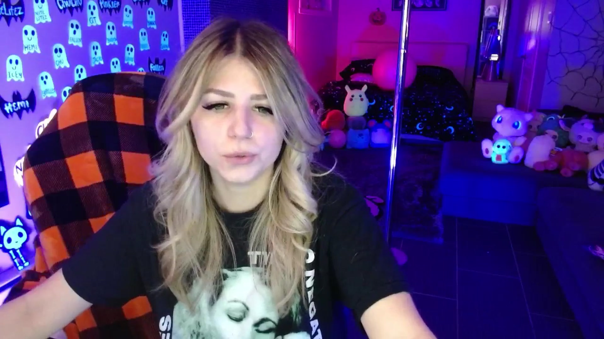 Gallery image thumbnail from Serafina's myfreecams stream on, 11/05/2025, 04:47 image 3 of 20