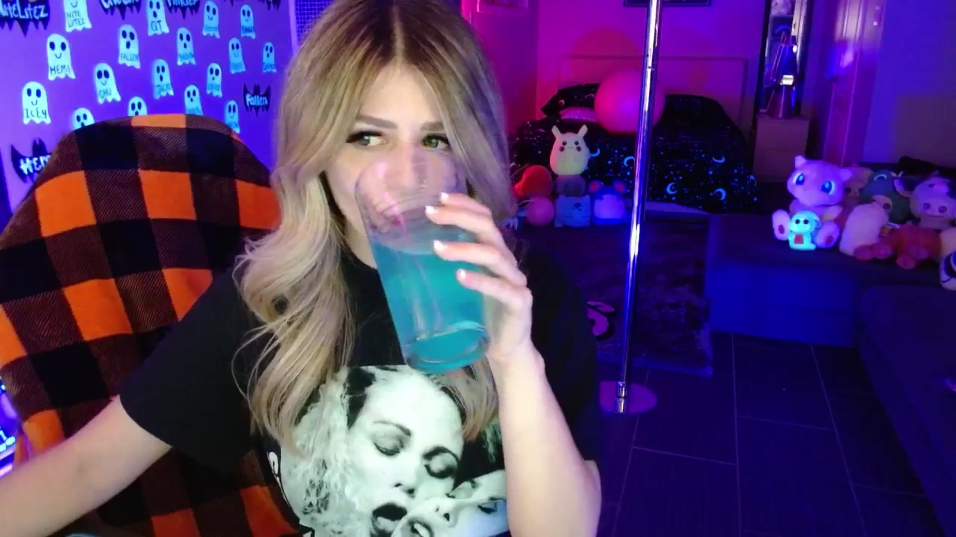 Gallery image thumbnail from Serafina's myfreecams stream on, 11/05/2025, 04:47 image 18 of 20