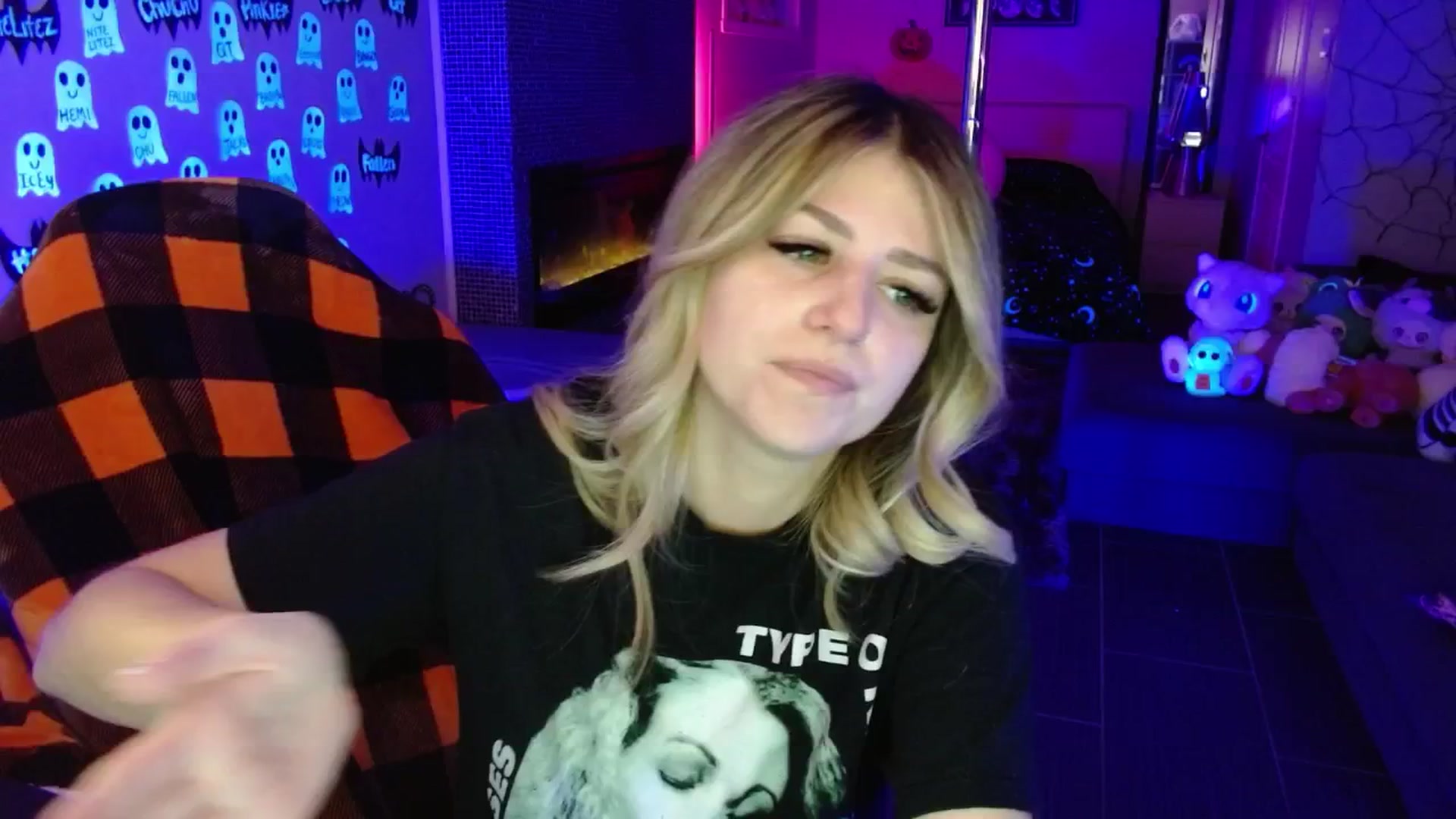 Gallery image thumbnail from Serafina's myfreecams stream on, 11/05/2025, 04:47 image 1 of 20