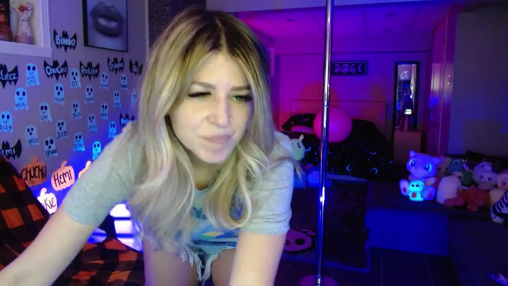 Gallery image thumbnail from Serafina's myfreecams stream on, 11/06/2025, 03:53 image 19 of 20