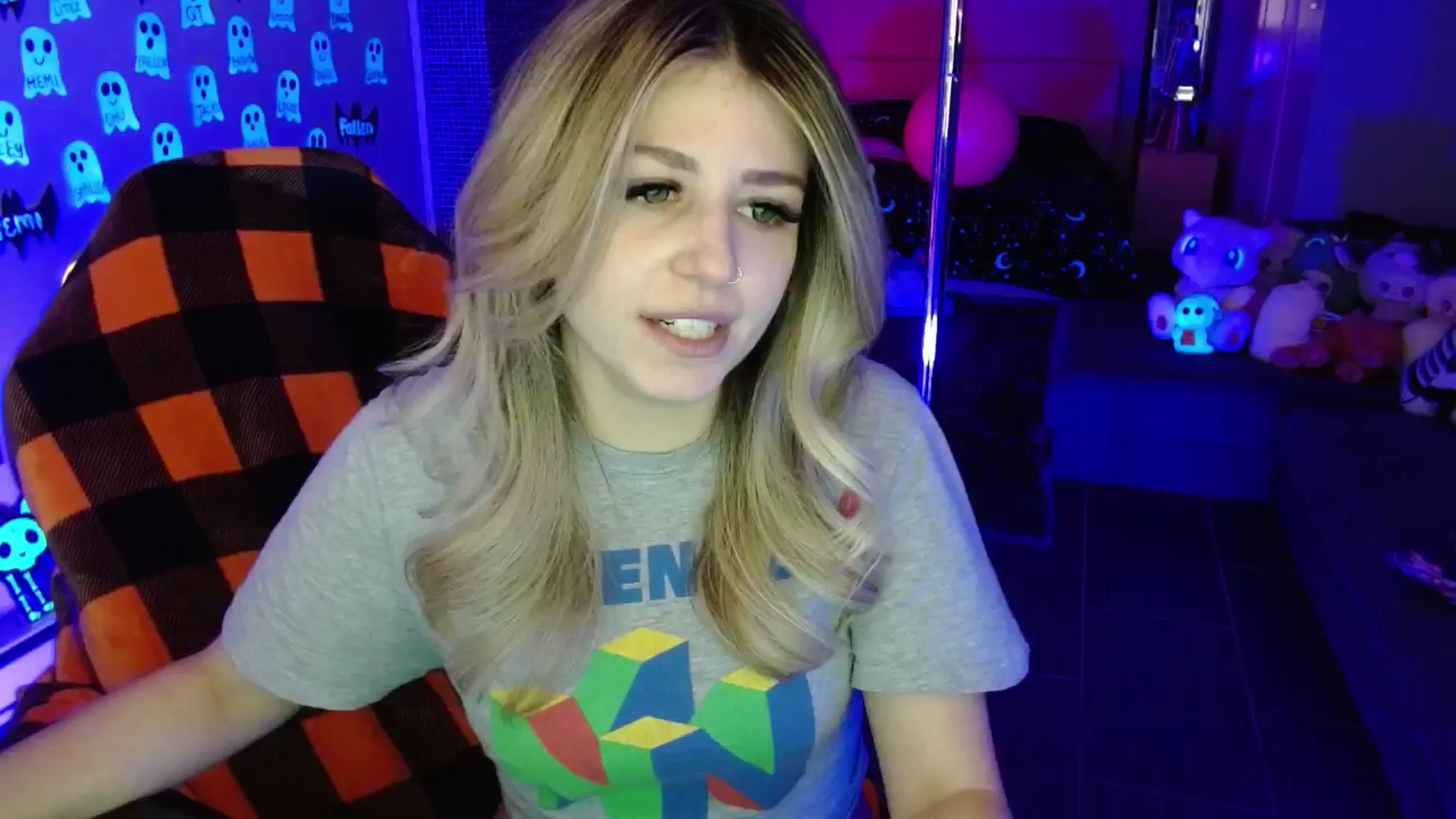 Gallery image thumbnail from Serafina's myfreecams stream on, 11/06/2025, 03:53 image 1 of 20