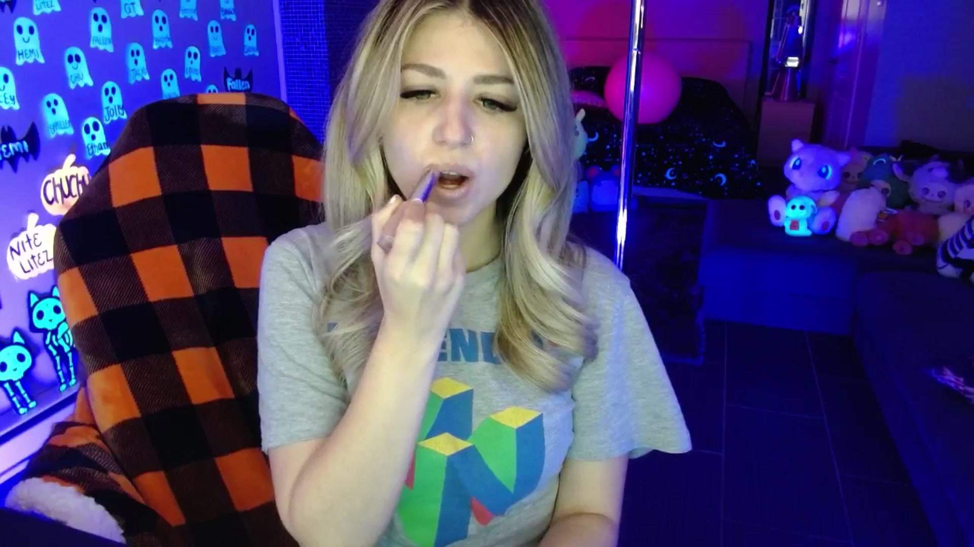 Gallery image thumbnail from Serafina's myfreecams stream on, 11/06/2025, 03:53 image 13 of 20