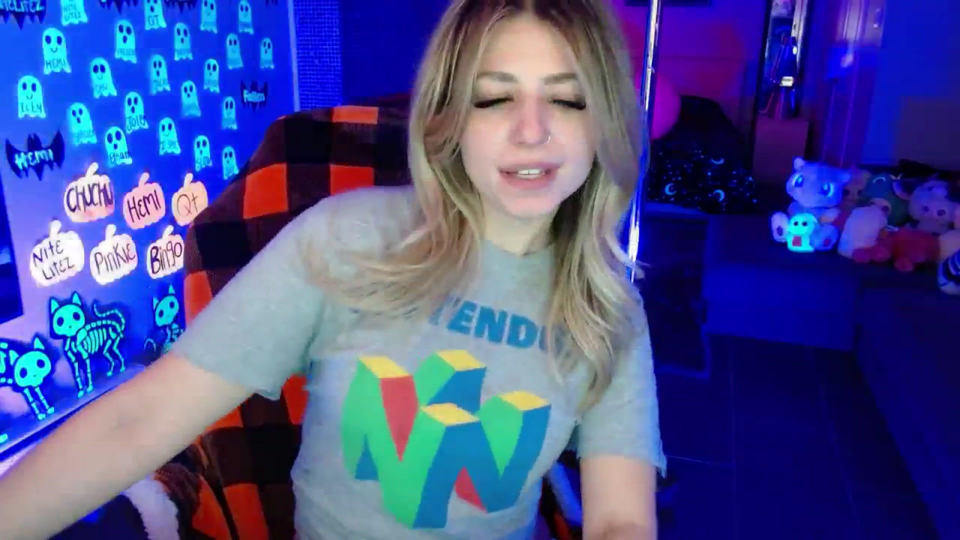 Gallery image thumbnail from Serafina's myfreecams stream on, 11/06/2025, 05:40 image 15 of 20