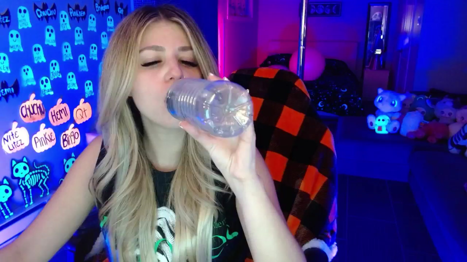 Gallery image thumbnail from Serafina's myfreecams stream on, 11/07/2025, 05:55 image 1 of 20