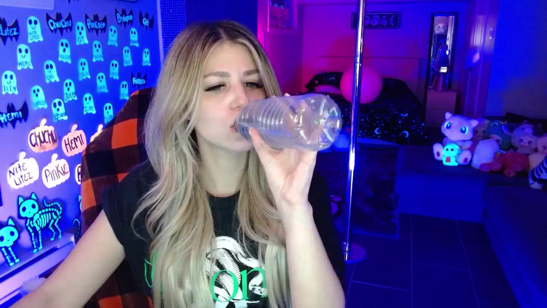 Gallery image thumbnail from Serafina's myfreecams stream on, 11/07/2025, 05:55 image 16 of 20